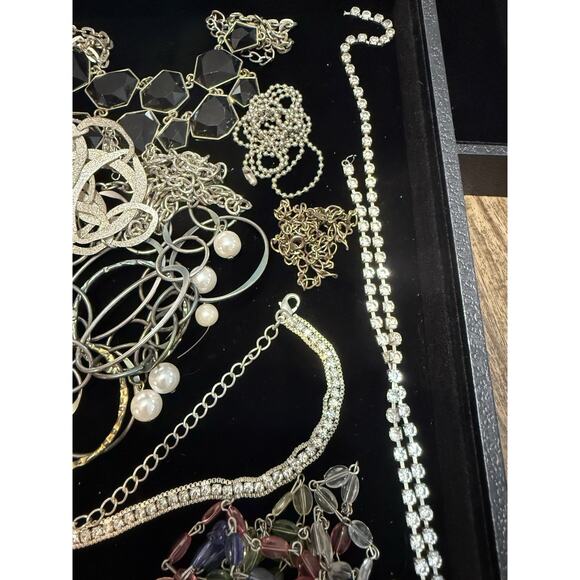 Vintage Jewelry Craft Lot 19 Pc Mixed Metals Stones Rhinestone Strand Colors - Picture 6 of 11